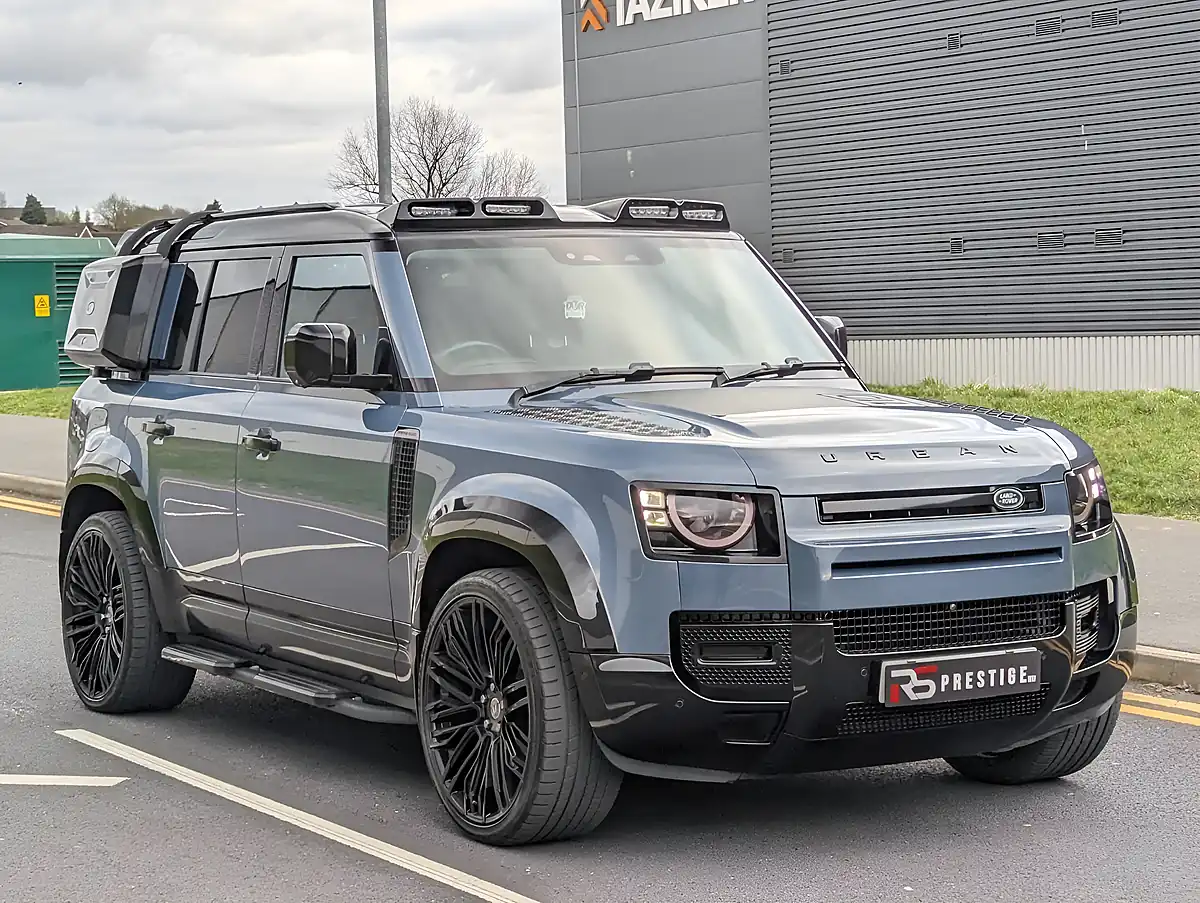 Used 2020 Land Rover Defender 110 S Tasman Blue - Interior and Exterior details 16