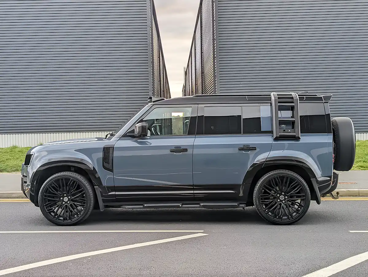 Used 2020 Land Rover Defender 110 S Tasman Blue - Interior and Exterior details 3