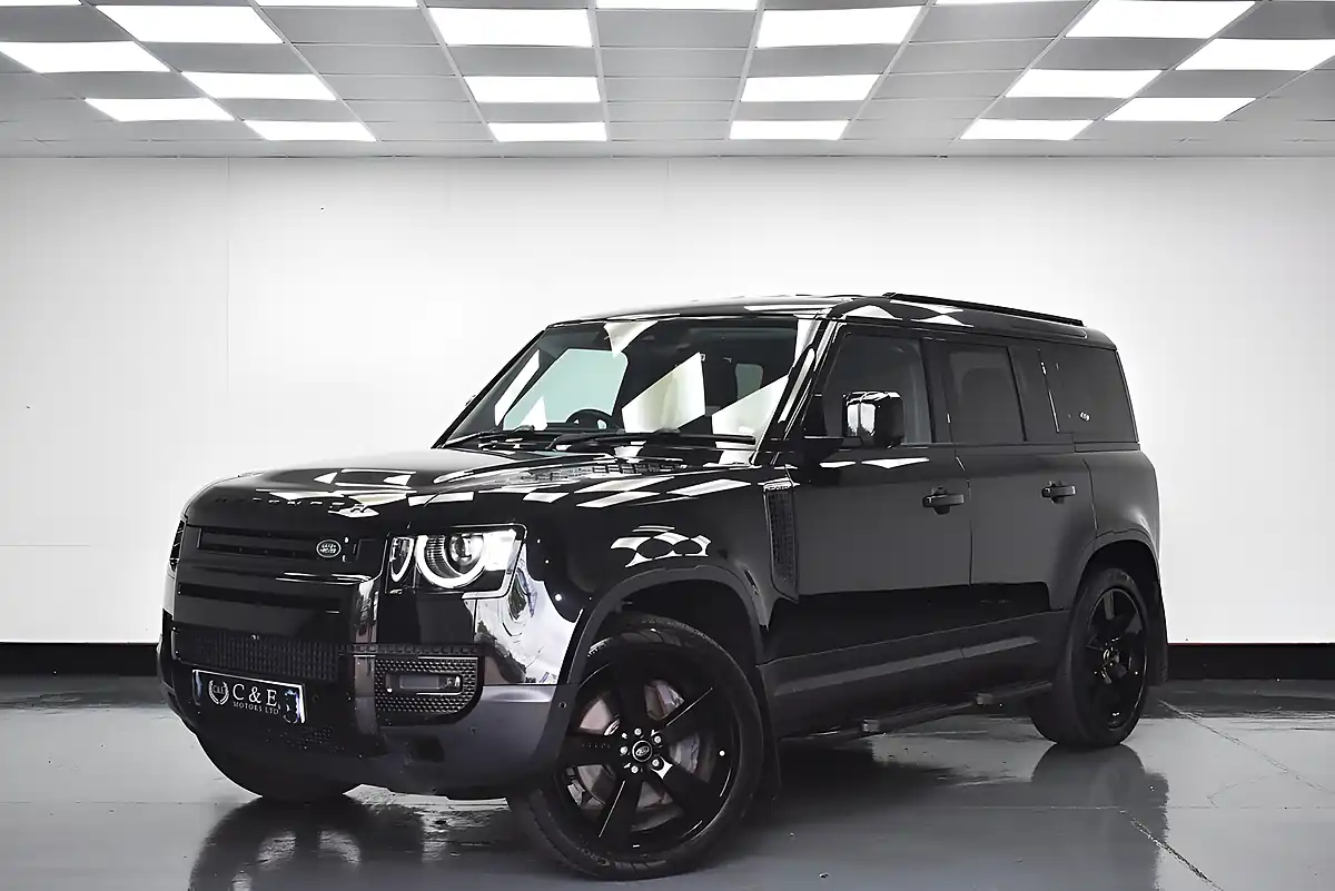 Used 2020 Land Rover Defender 110 Se Black - Front View