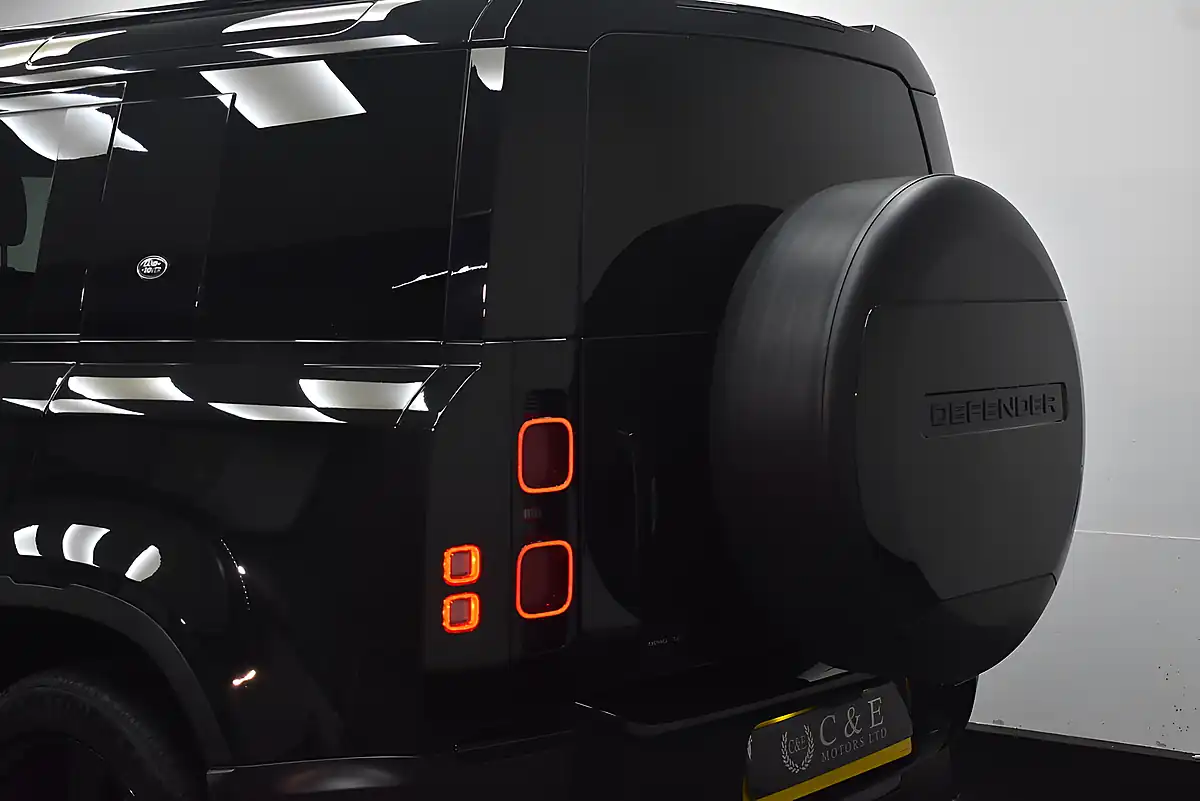 Used 2020 Land Rover Defender 110 Se Black - Interior and Exterior details 11
