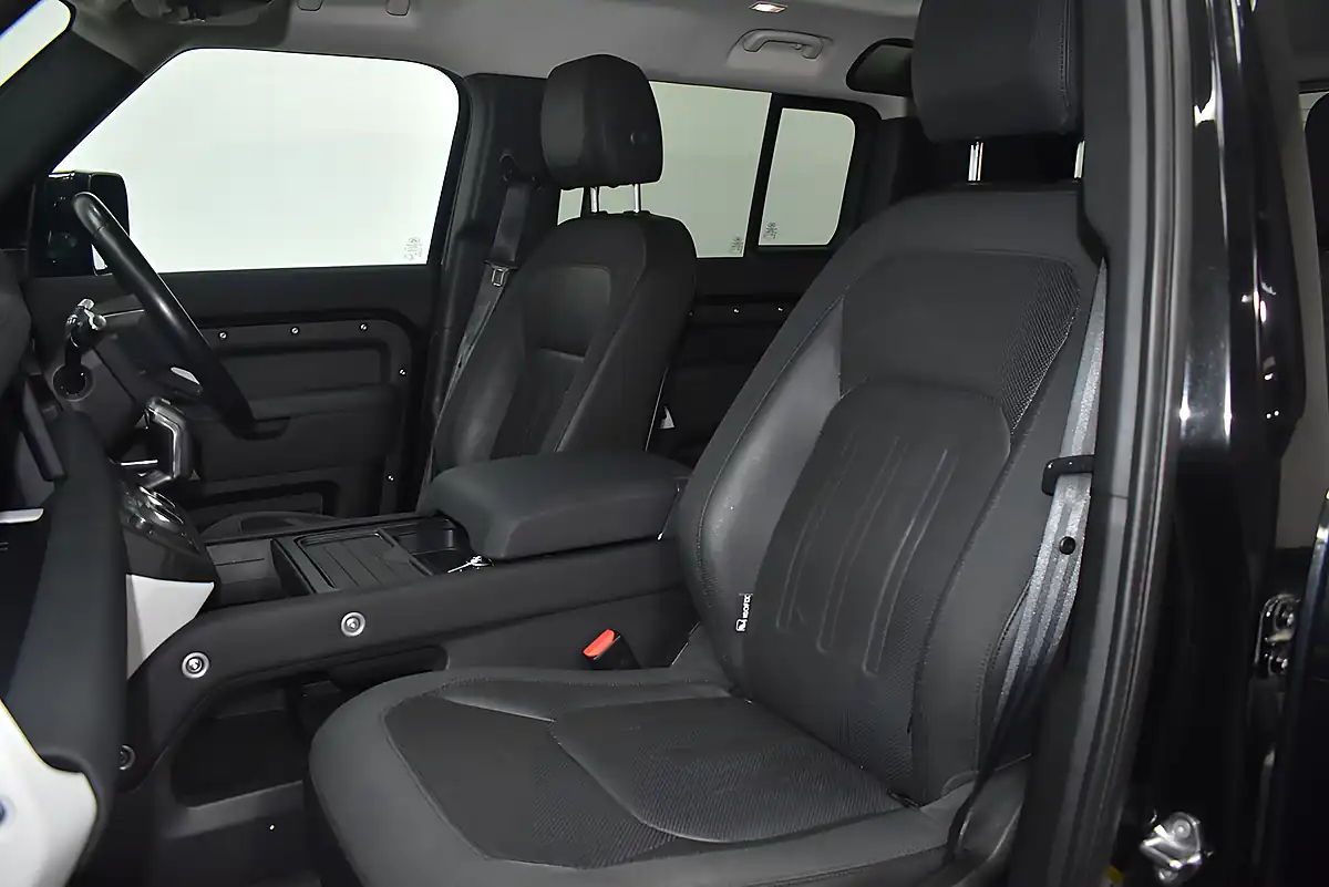 Used 2020 Land Rover Defender 110 Se Black - Interior and Exterior details 13
