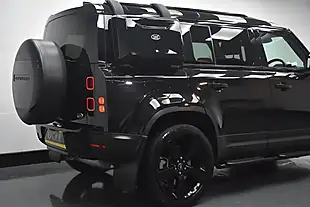 Used 2020 Land Rover Defender 110 Se Black - Interior and Exterior details 17