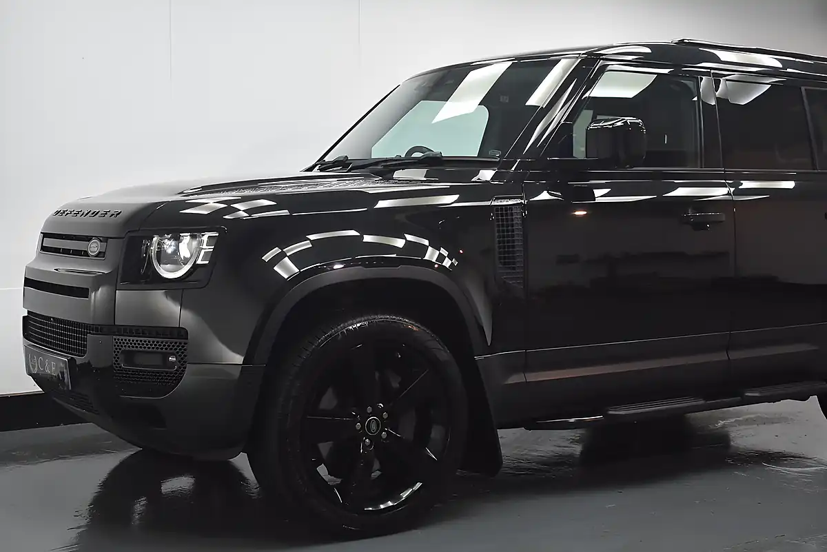Used 2020 Land Rover Defender 110 Se Black - Interior and Exterior details 3