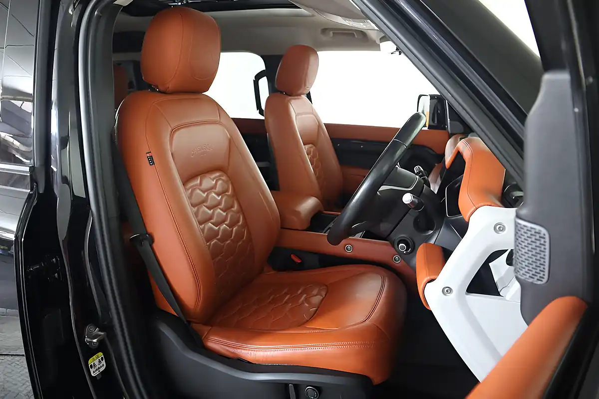Used 2020 Land Rover Defender 110 Se Black - Interior and Exterior details 10
