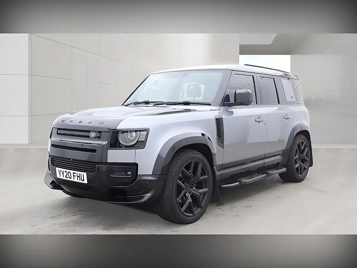 Used 2020 Land Rover Defender 110 Se Grey - Interior and Exterior details 3
