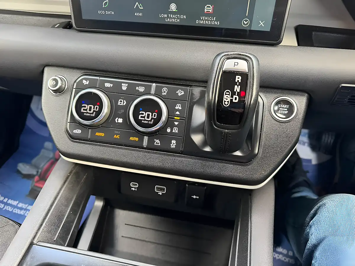 Used 2020 Land Rover Defender 110 Se Grey - Interior and Exterior details 10
