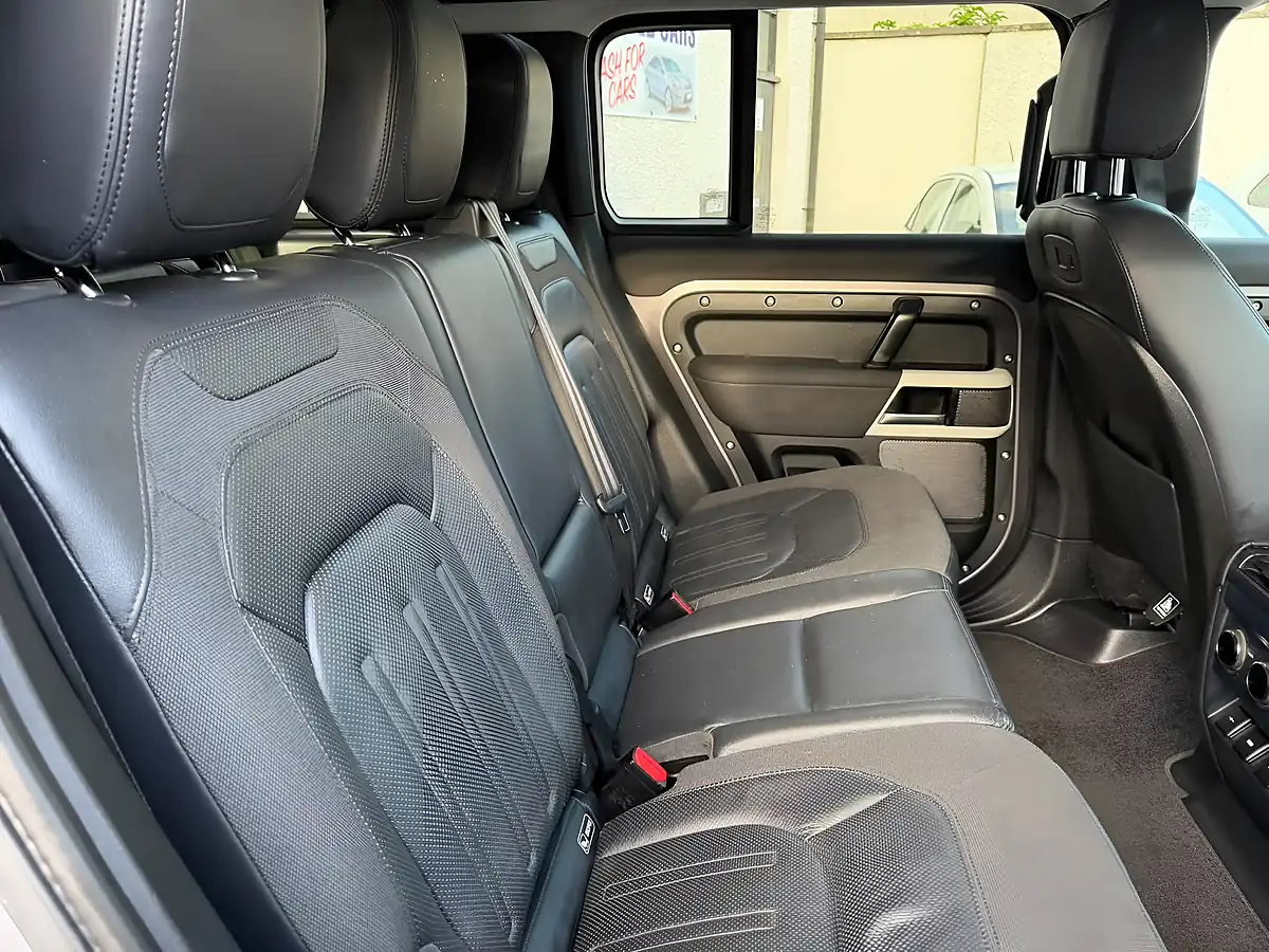 Used 2020 Land Rover Defender 110 Se Grey - Interior and Exterior details 17