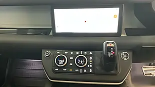 Used 2020 Land Rover Defender 110 Se Grey - Interior and Exterior details 13