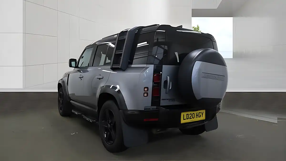 Used 2020 Land Rover Defender 110 Se Grey - Interior and Exterior details 3
