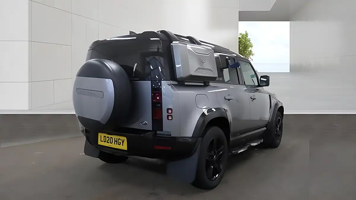 Used 2020 Land Rover Defender 110 Se Grey - Interior and Exterior details 4