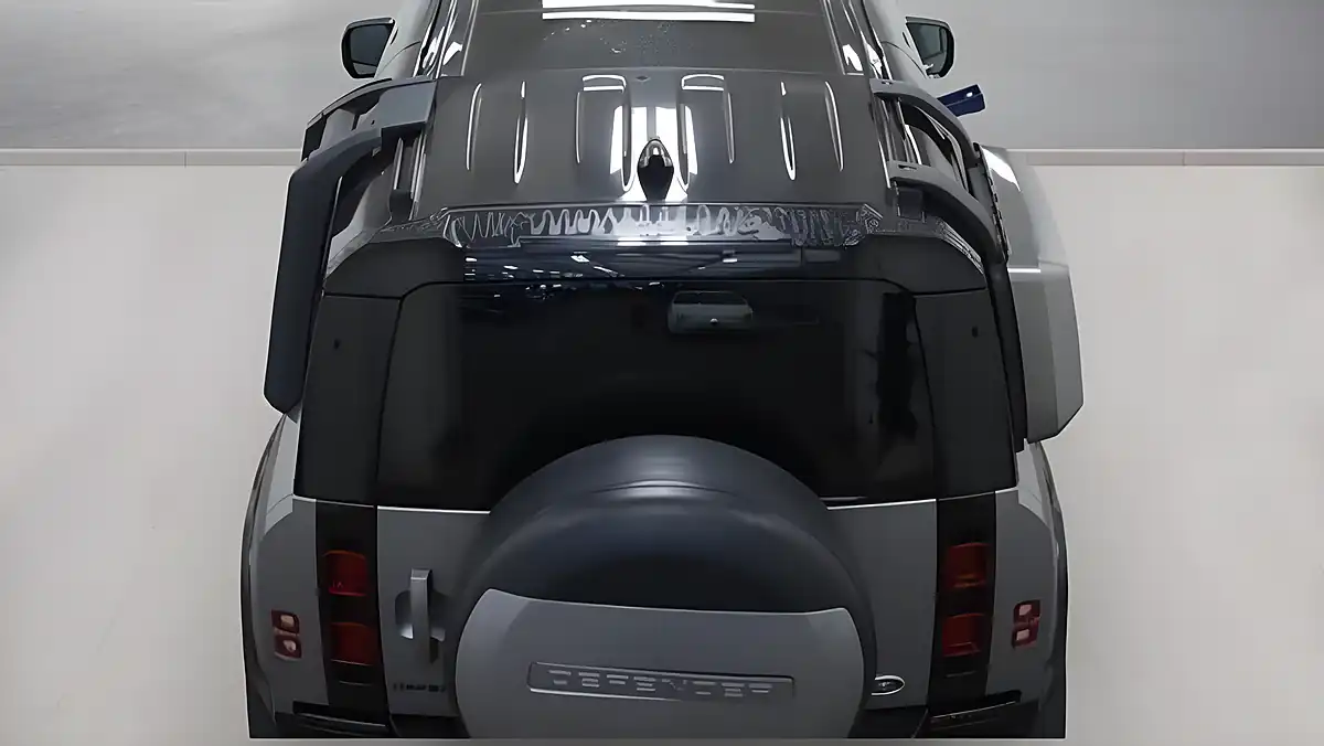 Used 2020 Land Rover Defender 110 Se Grey - Interior and Exterior details 8