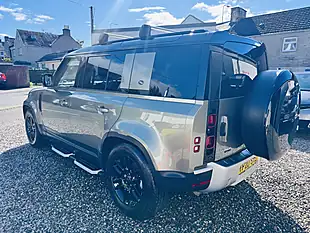 Used 2020 Land Rover Defender 110 Se Pangea Green Metallic - Interior and Exterior details 2