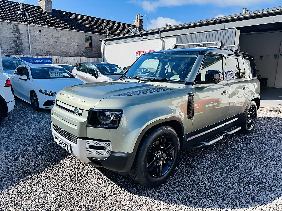 Used 2020 Land Rover Defender 110 Se Pangea Green Metallic - Interior and Exterior details 3