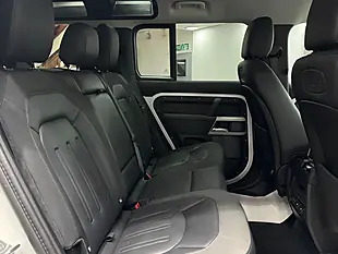 Used 2020 Land Rover Defender 110 Se White - Interior and Exterior details 14
