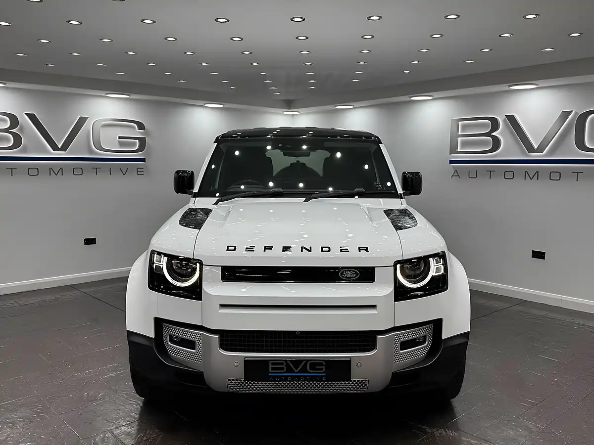 Used 2020 Land Rover Defender 110 Se White - Interior and Exterior details 4