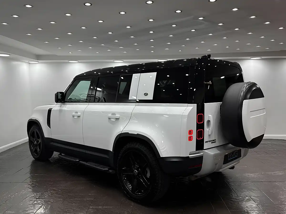 Used 2020 Land Rover Defender 110 Se White - Interior and Exterior details 7