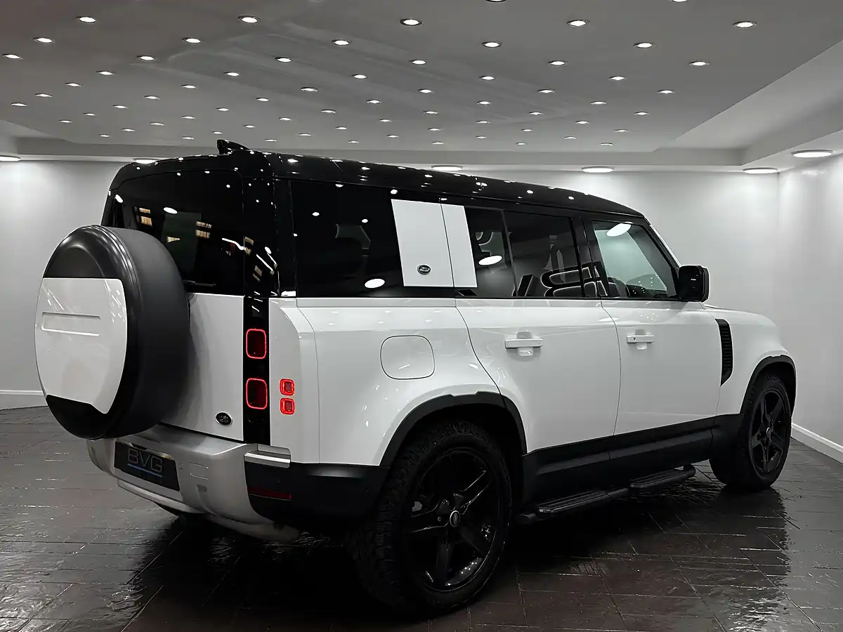 Used 2020 Land Rover Defender 110 Se White - Interior and Exterior details 9