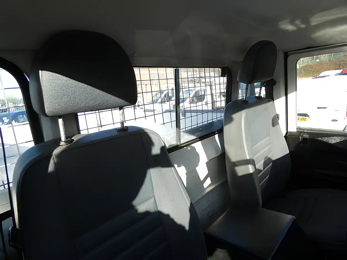 Used 2020 Land Rover Defender 130 High Sided White - Interior and Exterior details 12