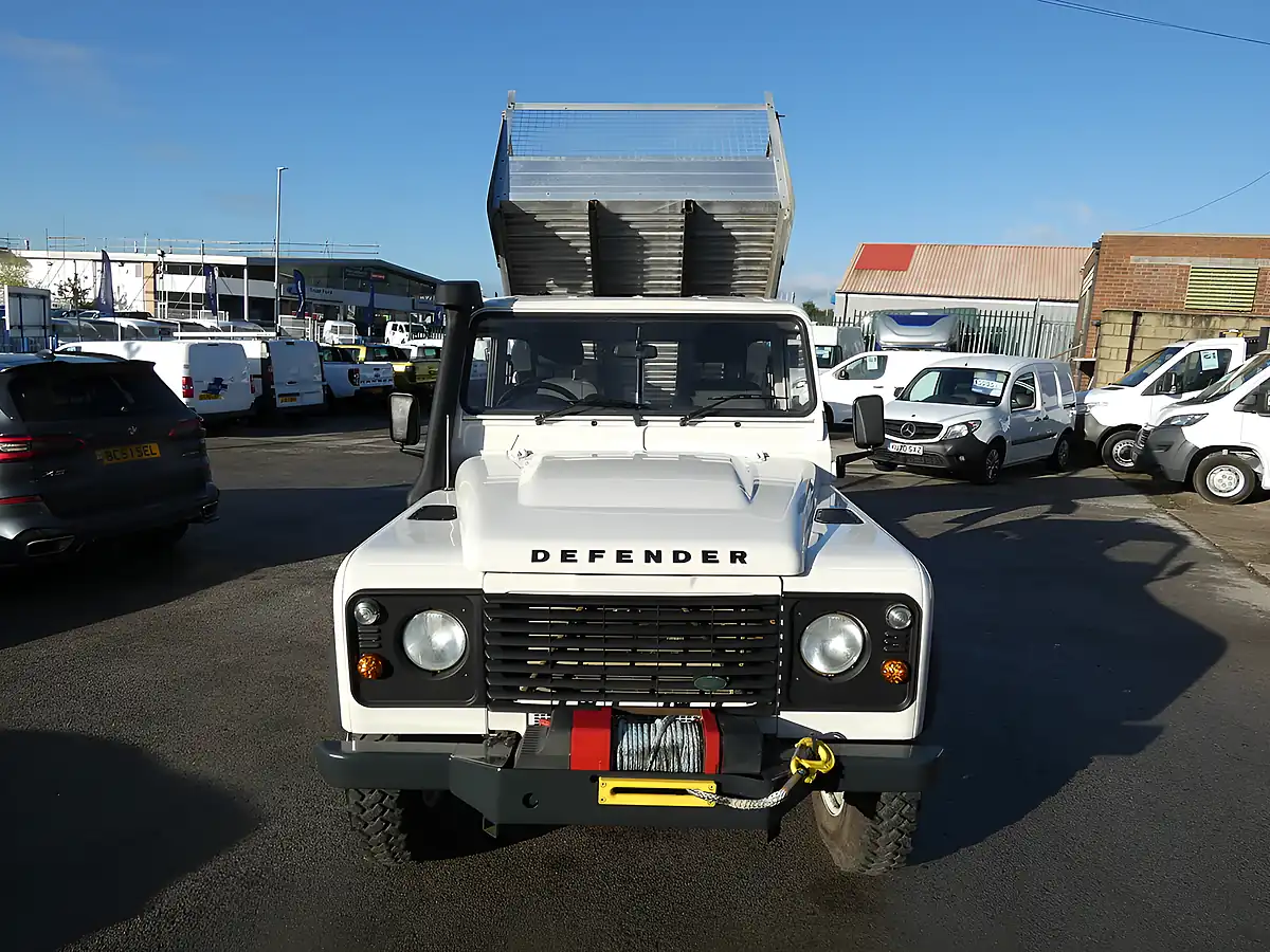Used 2020 Land Rover Defender 130 High Sided White - Interior and Exterior details 16
