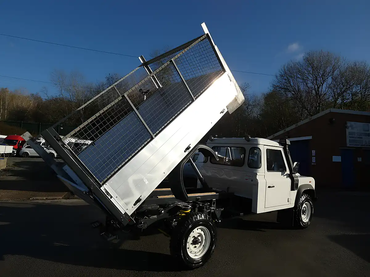 Used 2020 Land Rover Defender 130 High Sided White - Interior and Exterior details 17