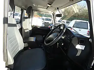 Used 2020 Land Rover Defender 130 High Sided White - Interior and Exterior details 2