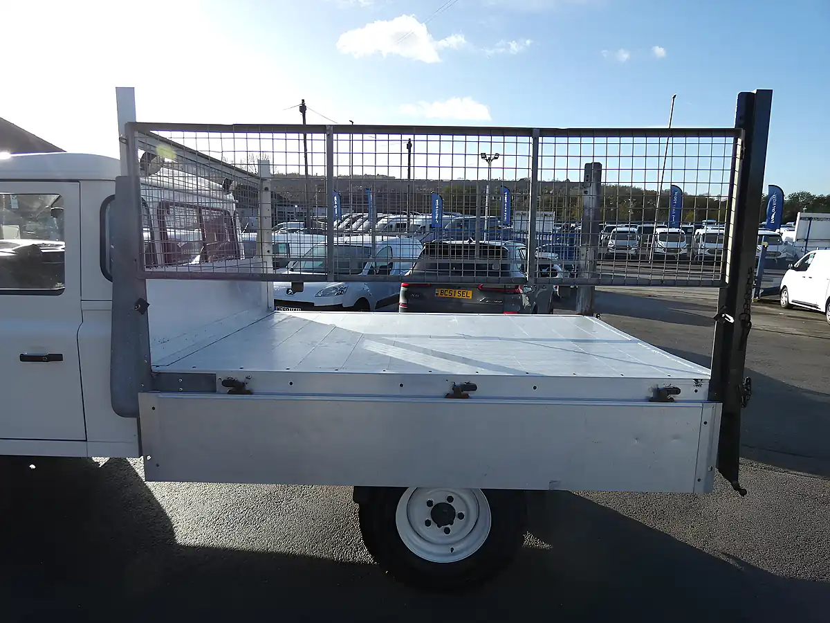 Used 2020 Land Rover Defender 130 High Sided White - Interior and Exterior details 20