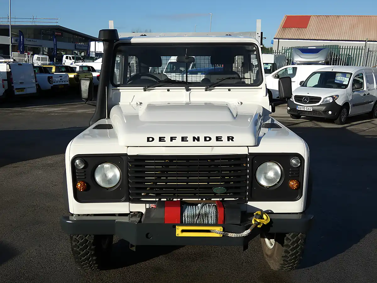 Used 2020 Land Rover Defender 130 High Sided White - Interior and Exterior details 9