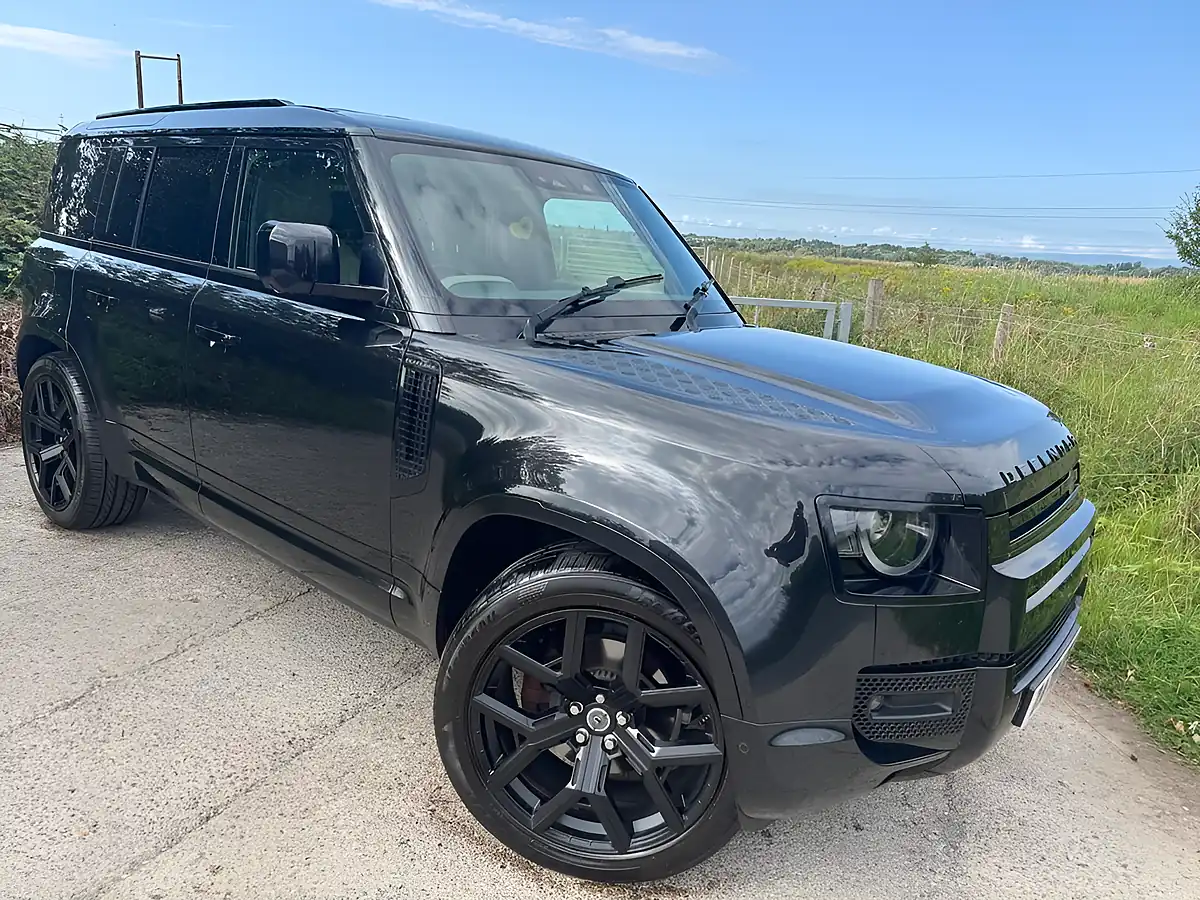 Used 2020 Land Rover Defender Se Black - Front View