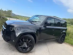 Used 2020 Land Rover Defender Se Black - Interior and Exterior details 5