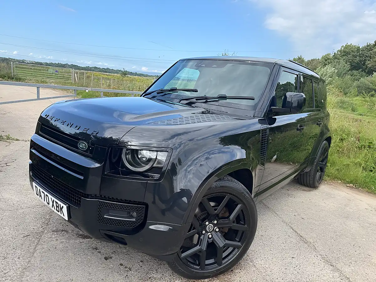 Used 2020 Land Rover Defender Se Black - Interior and Exterior details 6