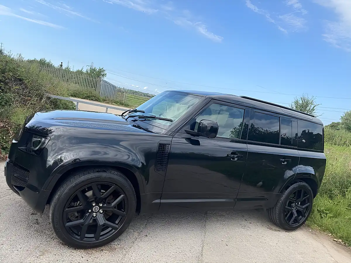 Used 2020 Land Rover Defender Se Black - Interior and Exterior details 8