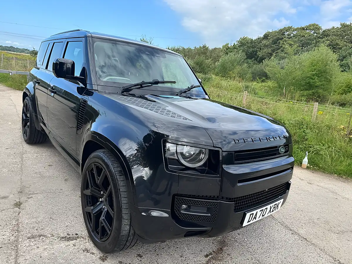 Used 2020 Land Rover Defender Se Black - Interior and Exterior details 9