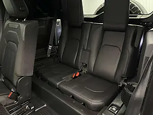 Used 2020 Land Rover Defender Se Black - Interior and Exterior details 13