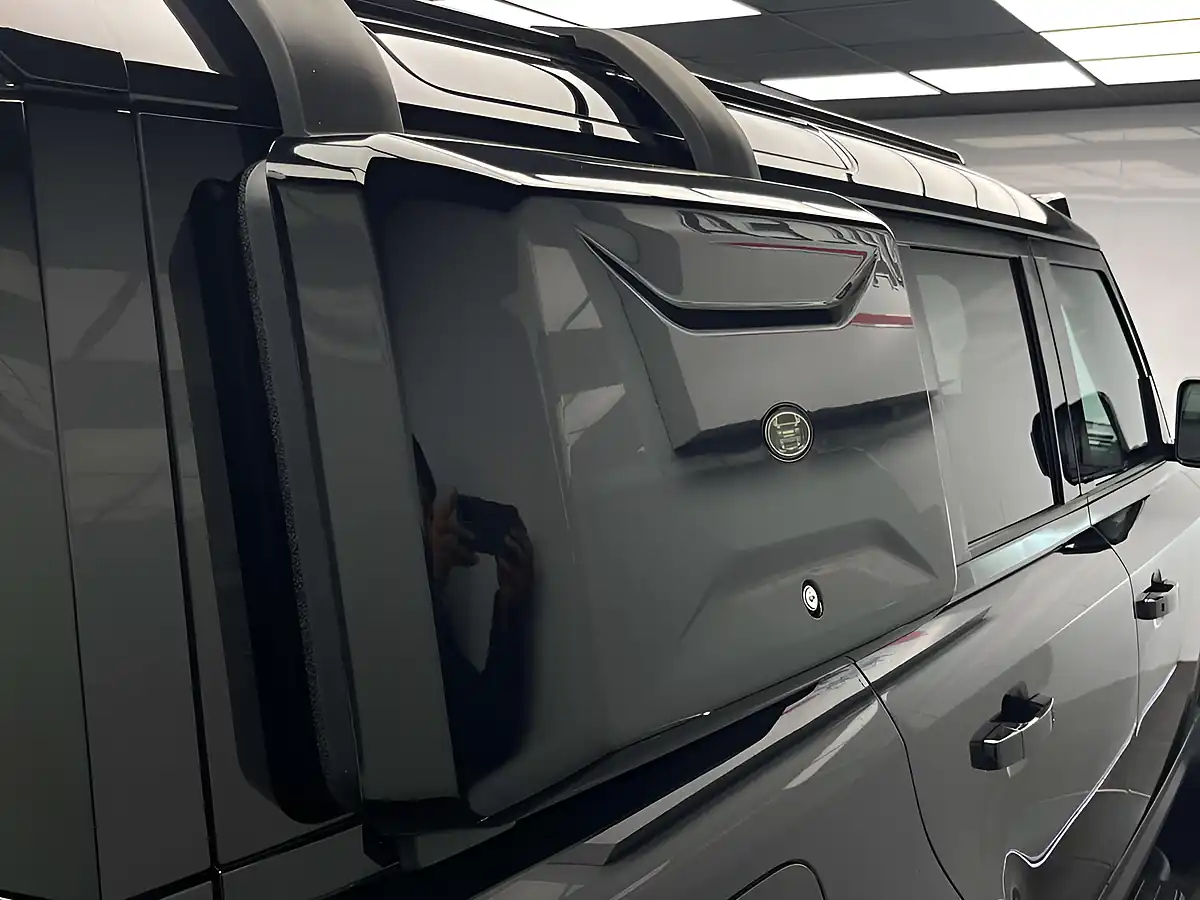 Used 2020 Land Rover Defender Se Black - Interior and Exterior details 14
