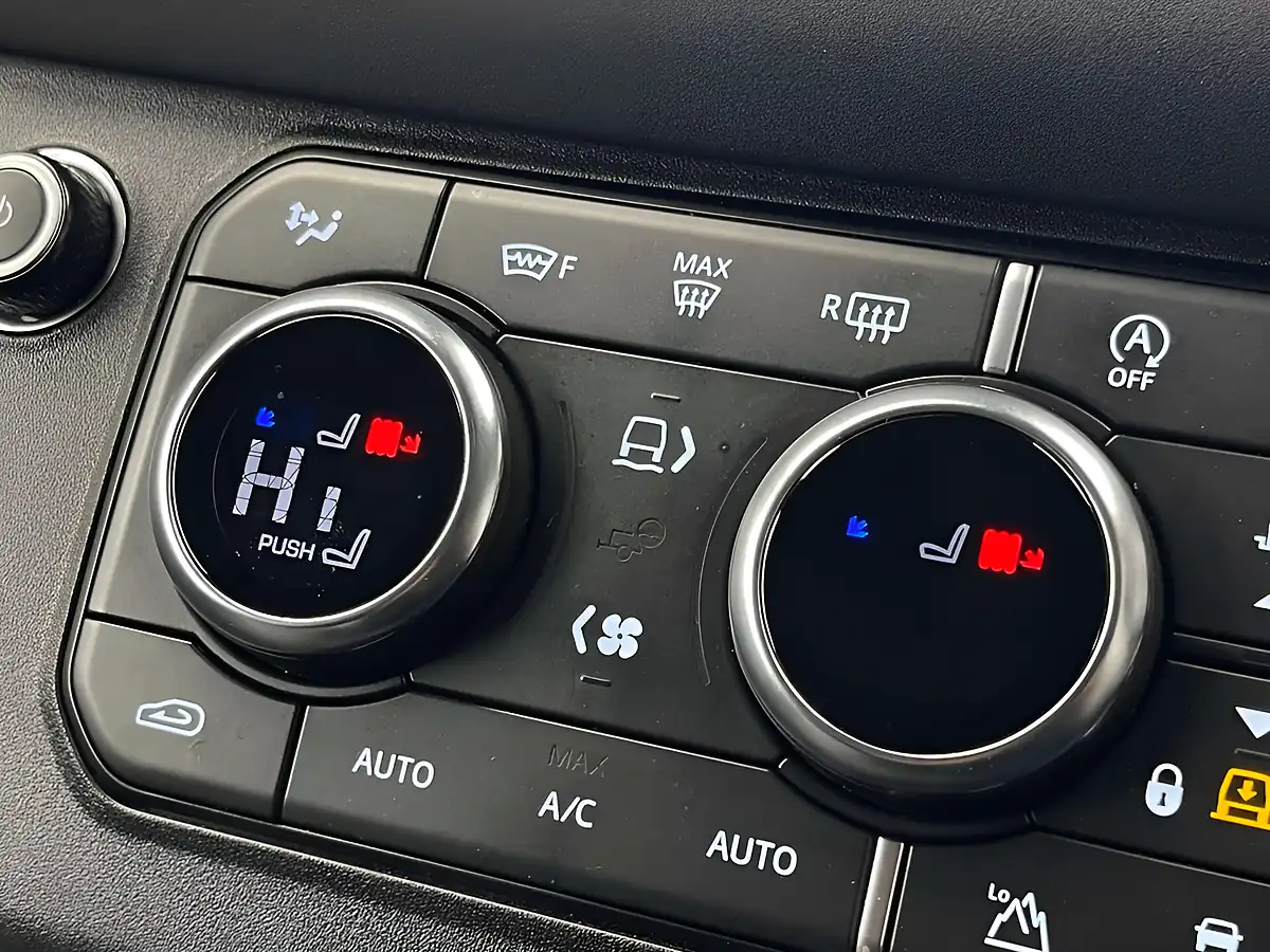 Used 2020 Land Rover Defender Se Black - Interior and Exterior details 20