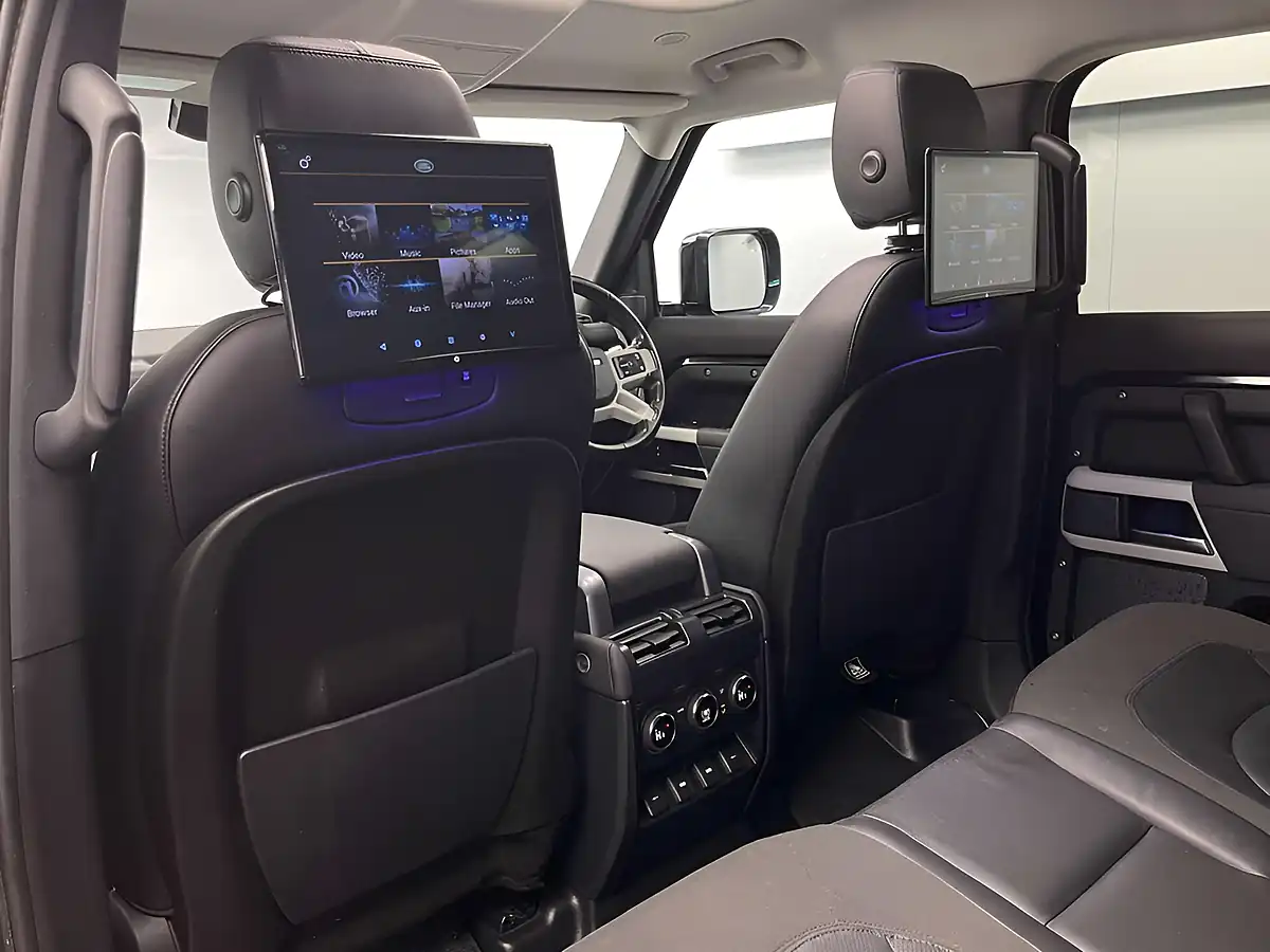 Used 2020 Land Rover Defender Se Black - Interior and Exterior details 6
