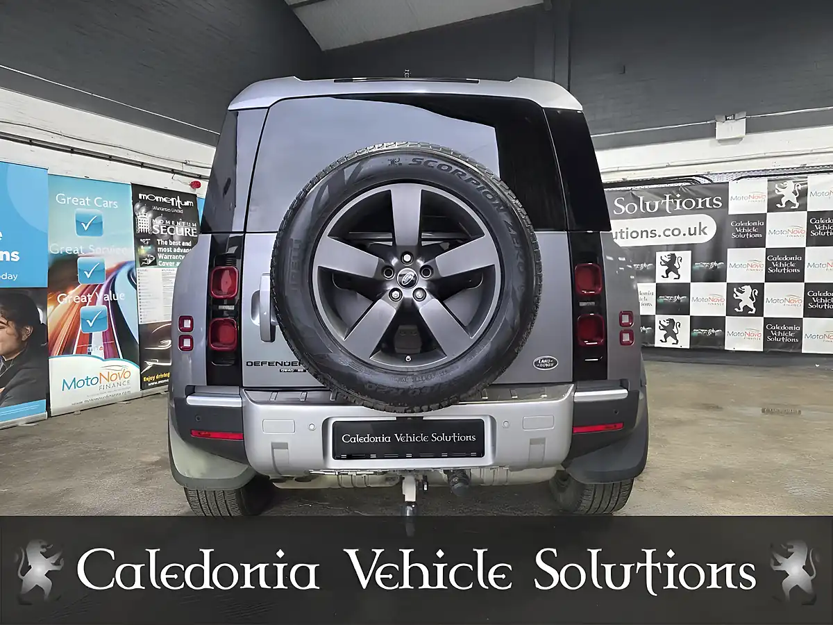 Used 2020 Land Rover Defender Se Grey - Interior and Exterior details 17