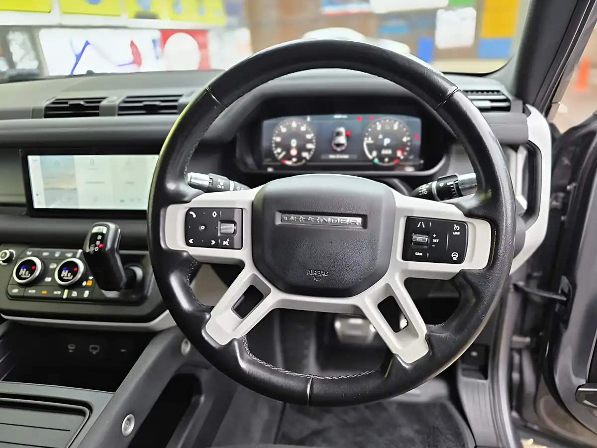 Used 2020 Land Rover Defender Se Grey - Interior and Exterior details 20
