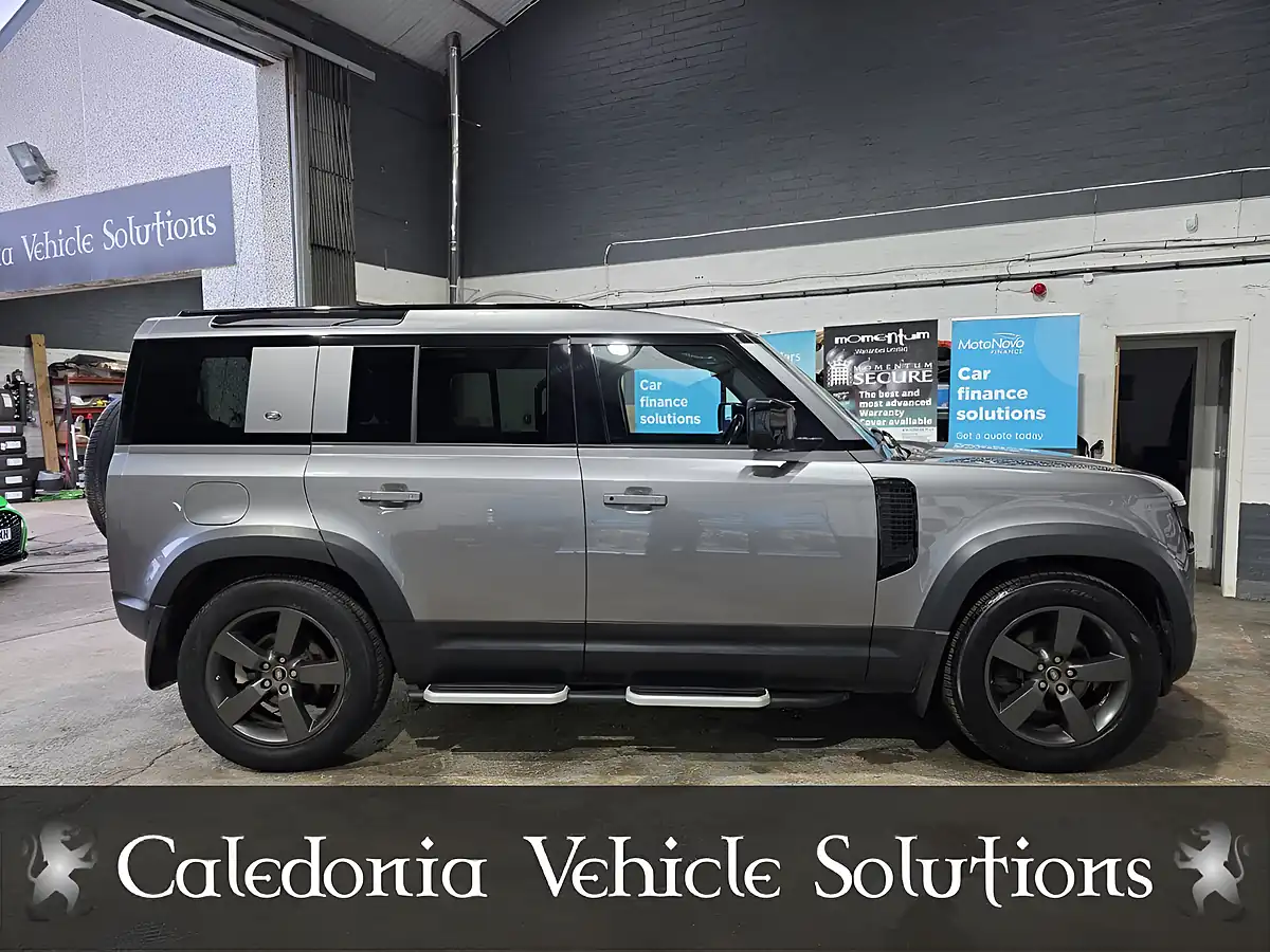Used 2020 Land Rover Defender Se Grey - Interior and Exterior details 8