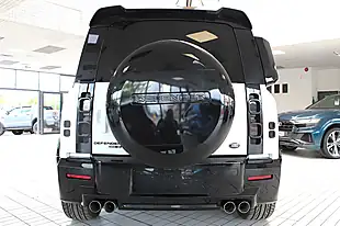 Used 2020 Land Rover Defender Se White - Interior and Exterior details 17