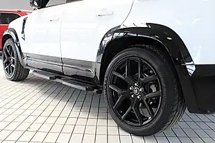 Used 2020 Land Rover Defender Se White - Interior and Exterior details 19