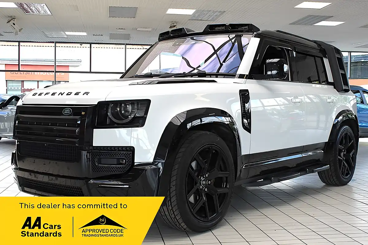 Used 2020 Land Rover Defender Se White - Interior and Exterior details 2