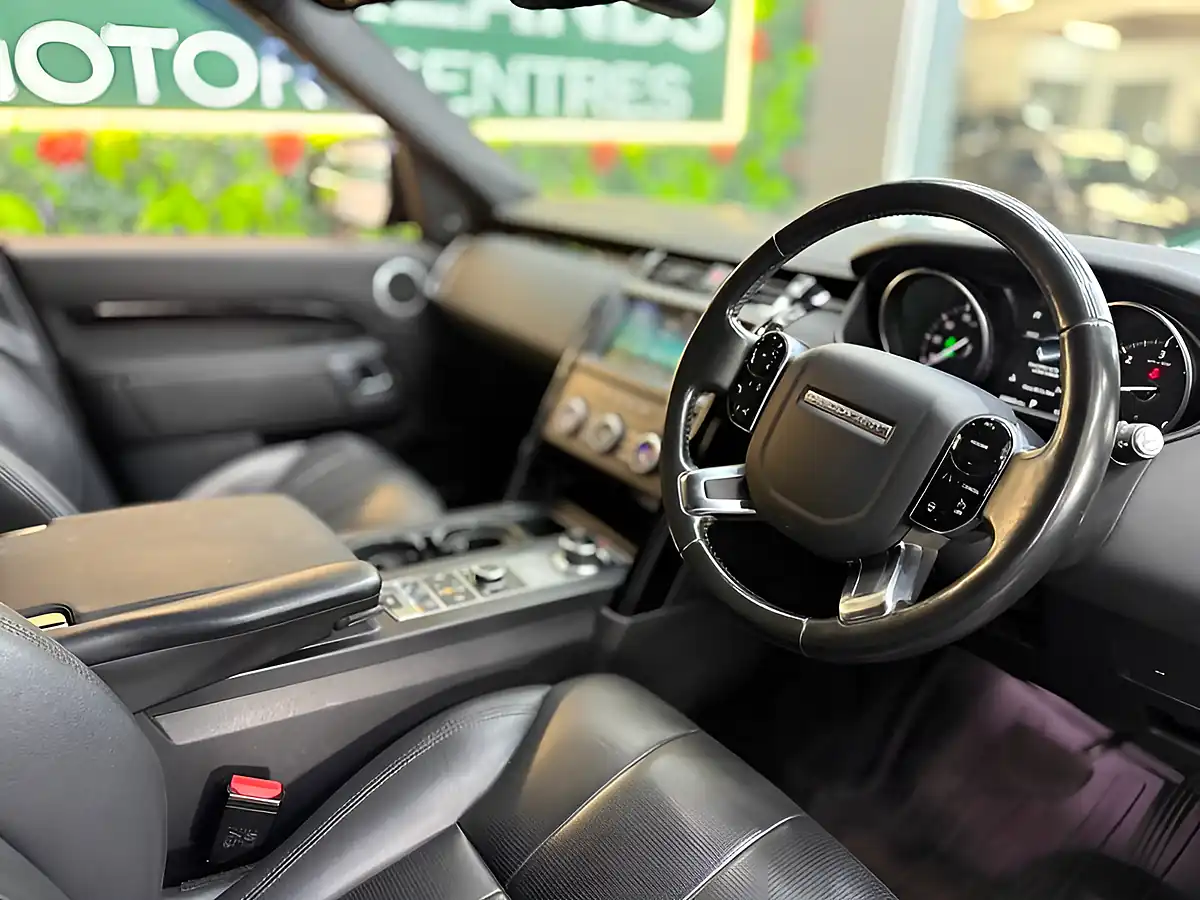 Used 2020 Land Rover Discovery Commercial Se Grey - Interior and Exterior details 10