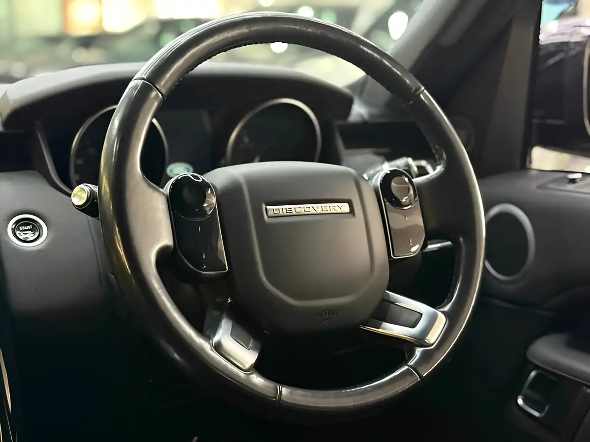 Used 2020 Land Rover Discovery Commercial Se Grey - Interior and Exterior details 16