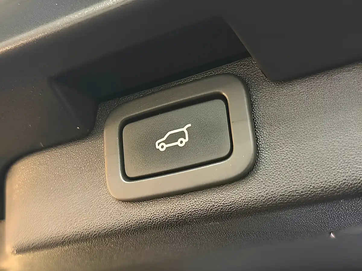Used 2020 Land Rover Discovery Commercial Se Grey - Interior and Exterior details 20