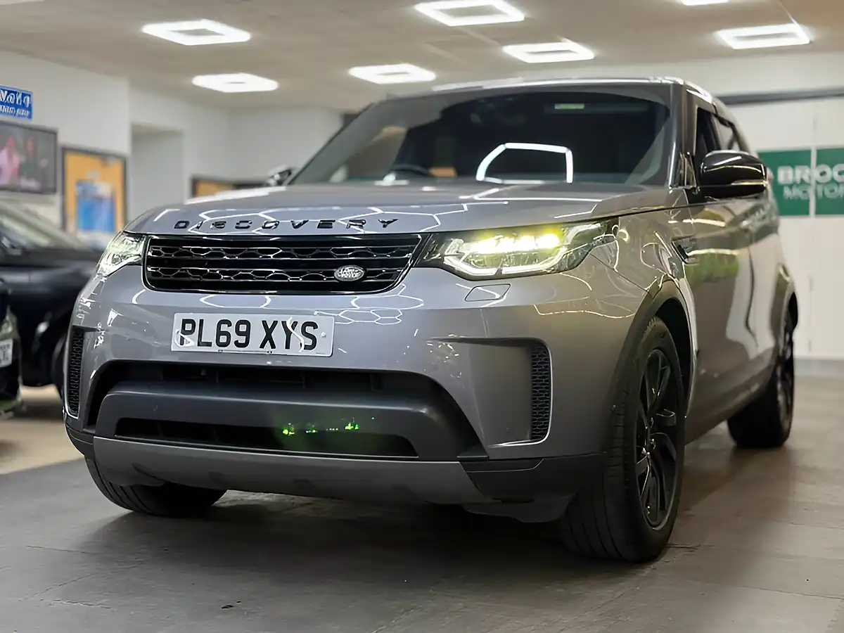 Used 2020 Land Rover Discovery Commercial Se Grey - Interior and Exterior details 5