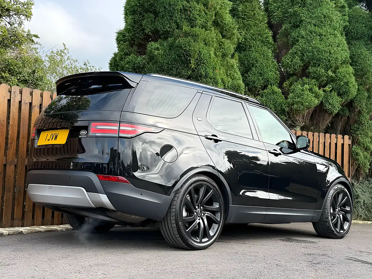 Used 2020 Land Rover Discovery Hse Black - Interior and Exterior details 10