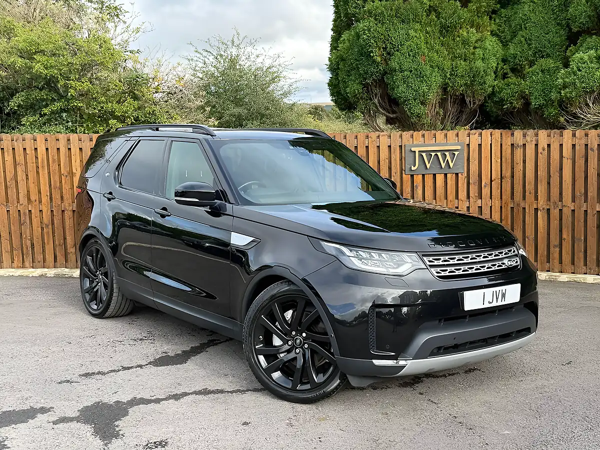 Used 2020 Land Rover Discovery Hse Black - Interior and Exterior details 12