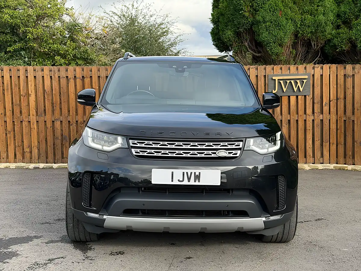 Used 2020 Land Rover Discovery Hse Black - Interior and Exterior details 13