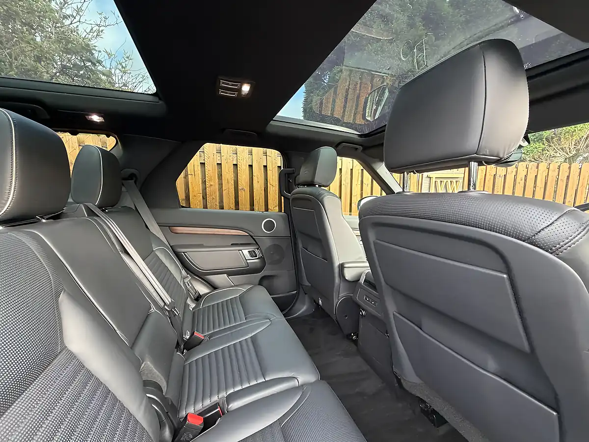 Used 2020 Land Rover Discovery Hse Black - Interior and Exterior details 15
